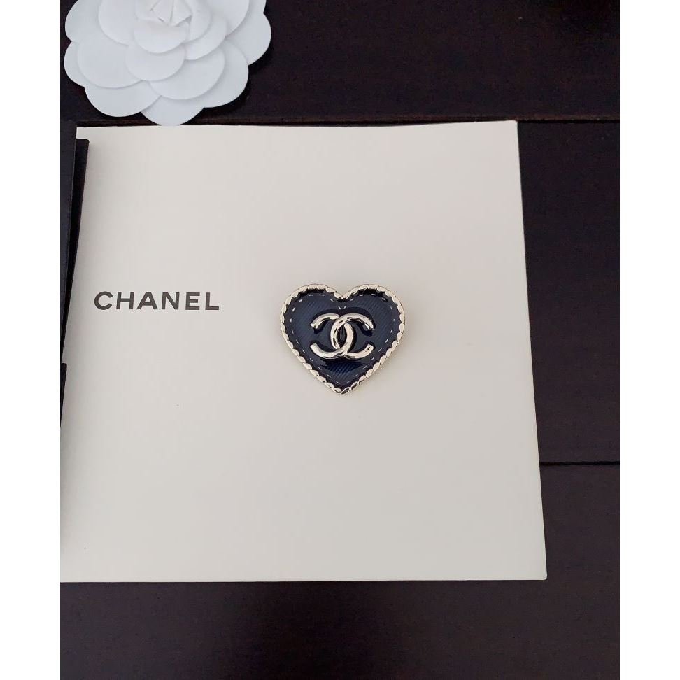 Chanel Brooches - Click Image to Close